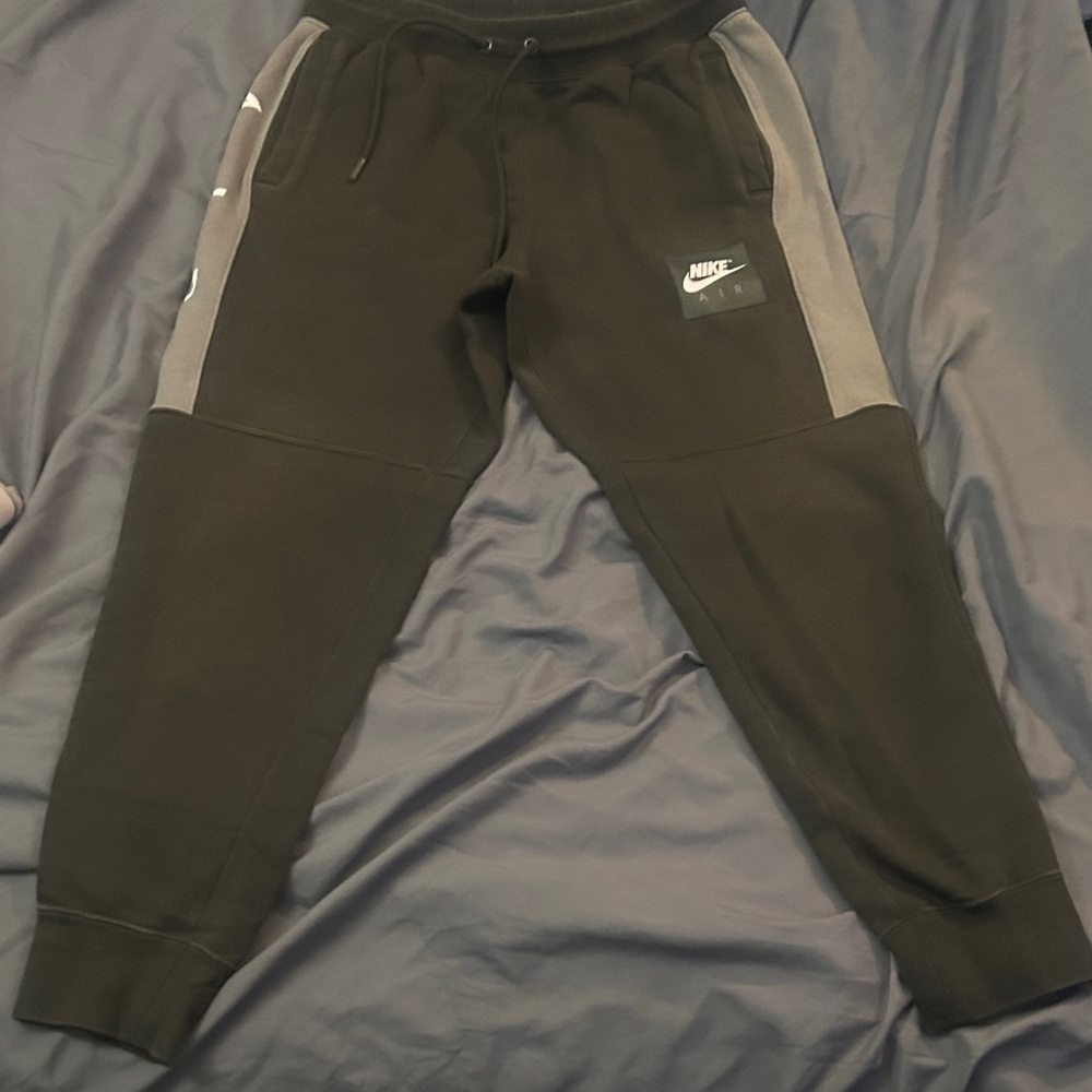 Nike Men's Black and Gray Joggers